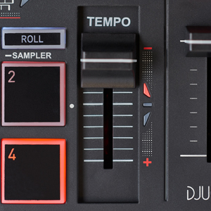 HERCULES Inpulse 200 - Contrôleur DJ USB - 2 pistes avec 8 pads et carte son