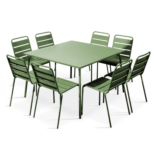 Table de jardin carrée en métal et 8 chaises